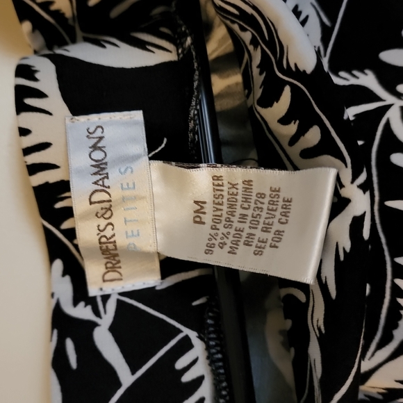 Ladies Drapers and Damons pants - Picture 2 of 3